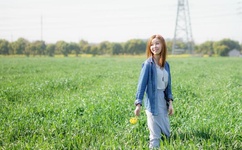 他揉捏她两乳不停呻吟A片软件